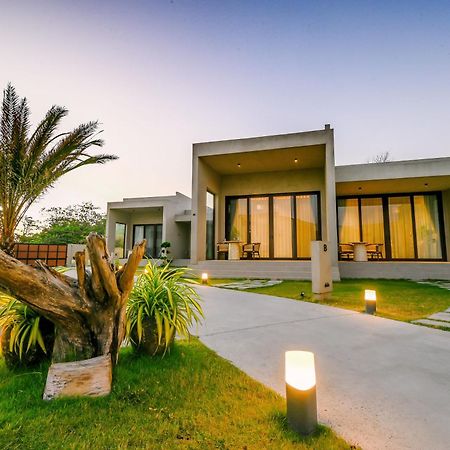ليان Tana Beach Villas المظهر الخارجي الصورة